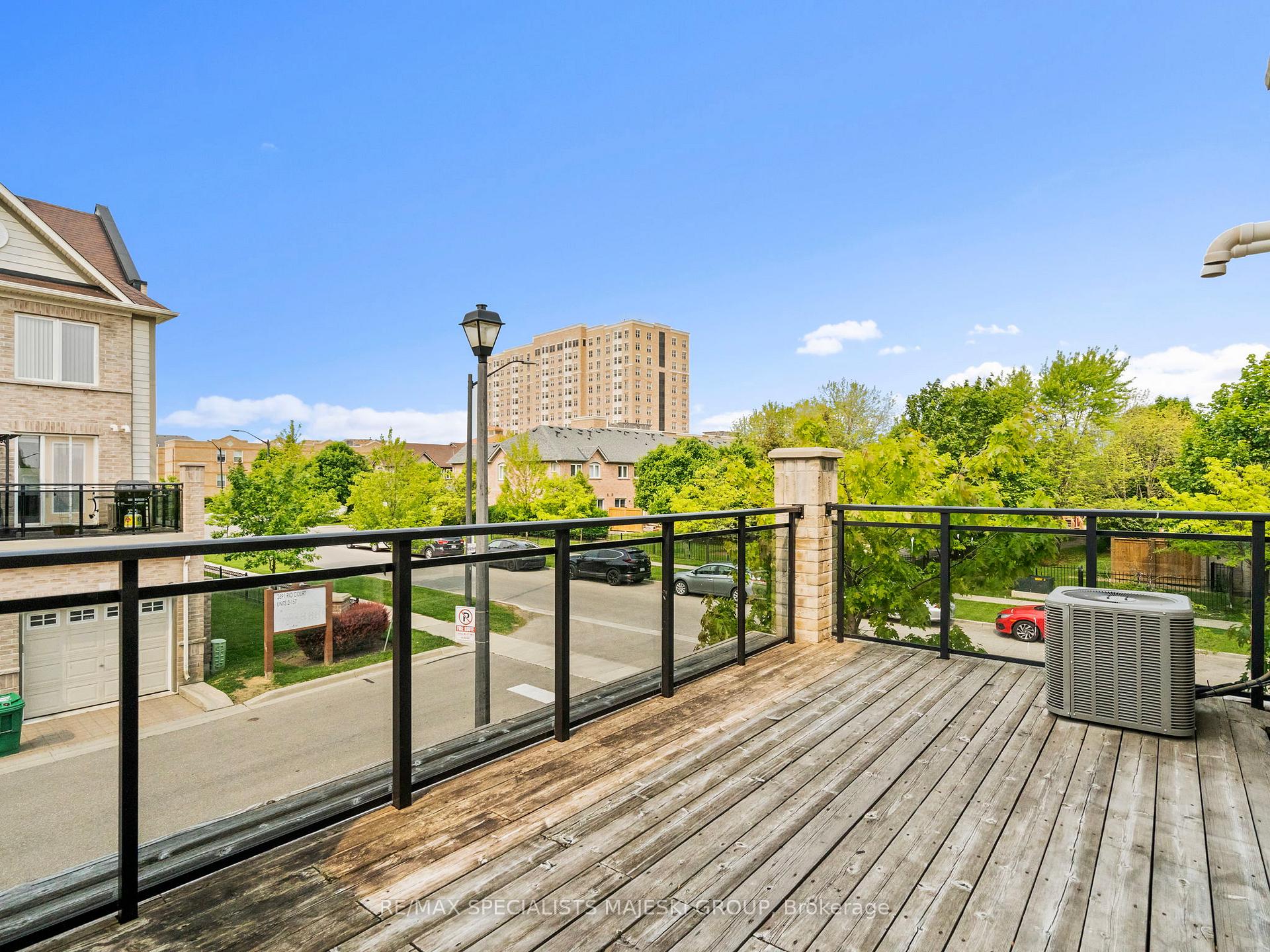 2 Bedrooms Condo at 2891 Rio, Mississauga For sale