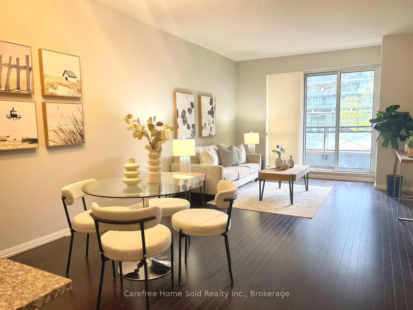 2 Bedrooms Condo at 35 Hayden, Toronto For sale