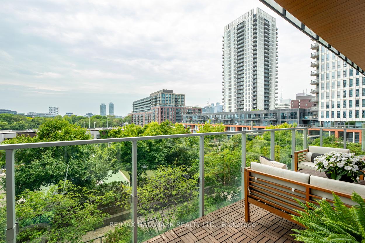 3 Bedrooms Condo at 20 Tubman, Toronto For sale