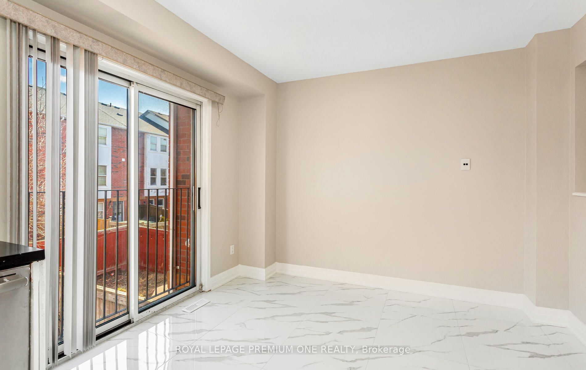6860 MeadowvaleTownCentre Circle, #23