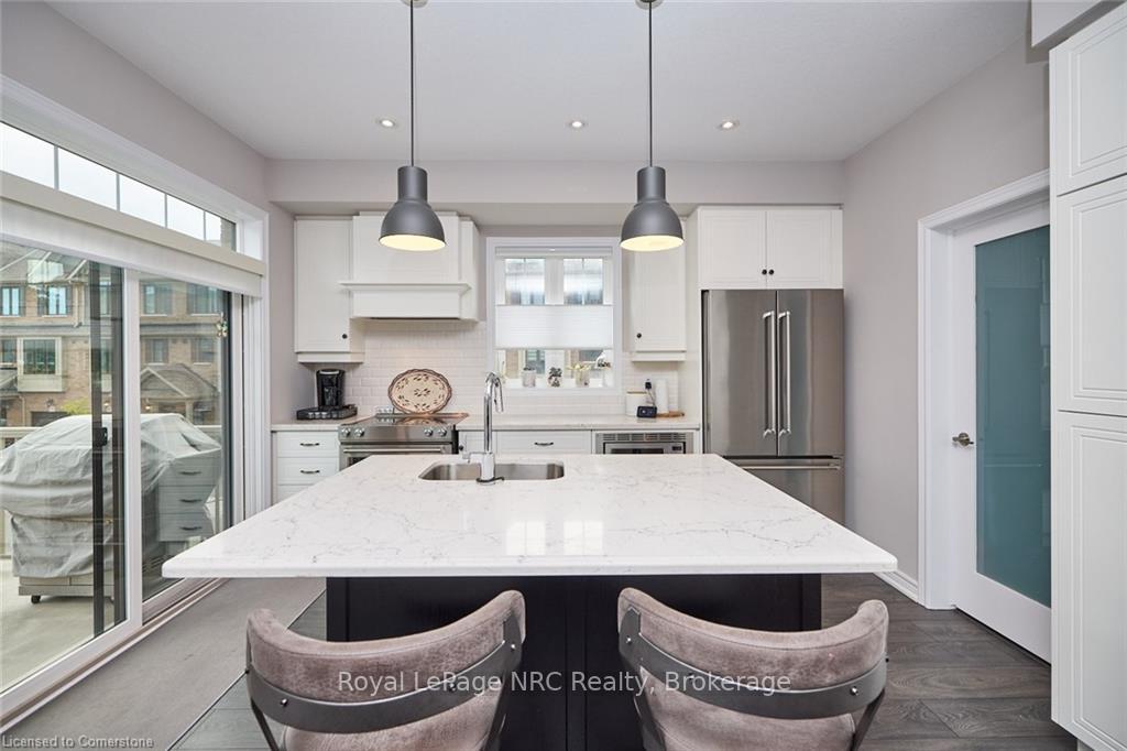 3 Bedrooms Condo at 288 Glover, Hamilton For sale