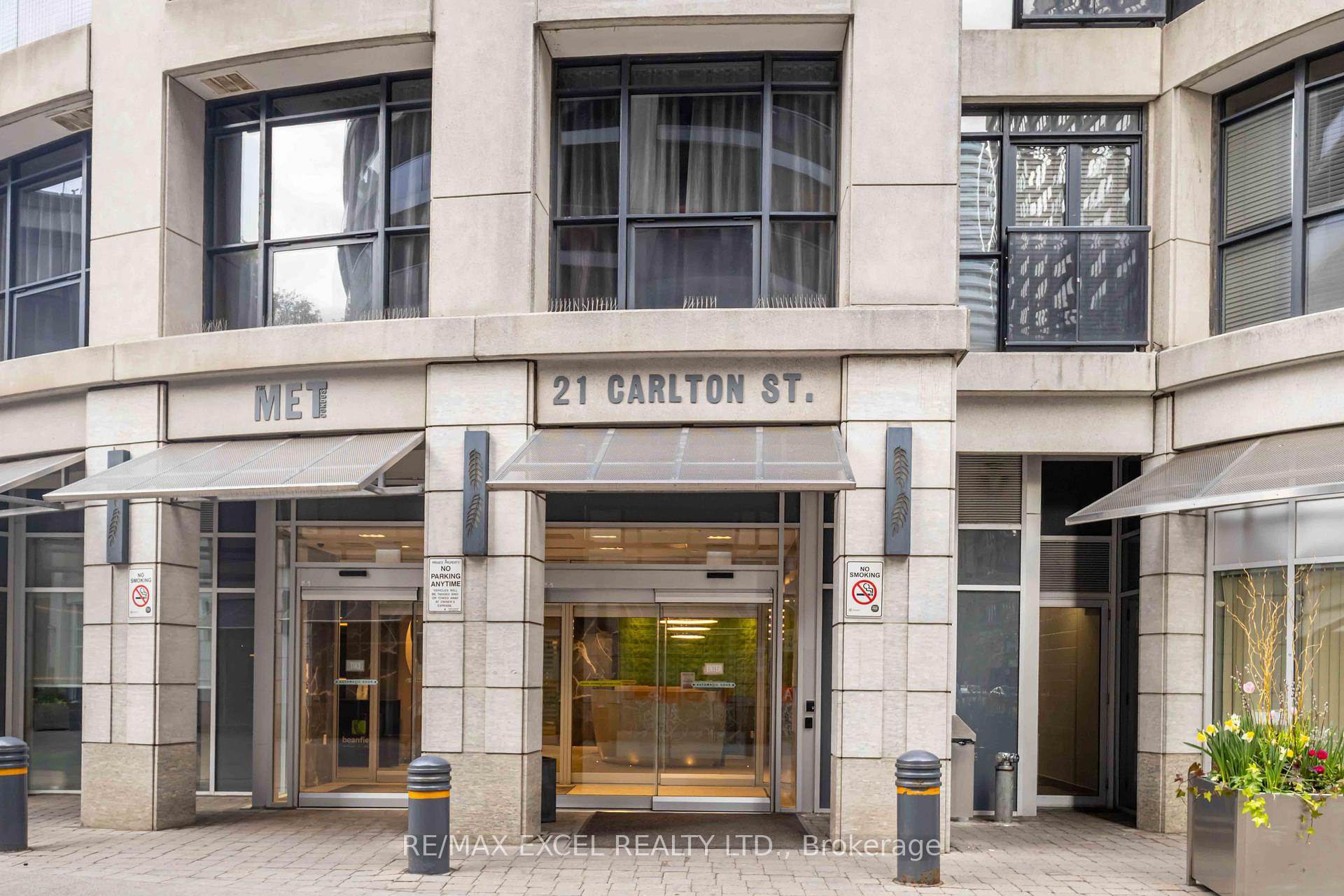 2 Bedrooms Condo at 21 Carlton, Toronto For sale