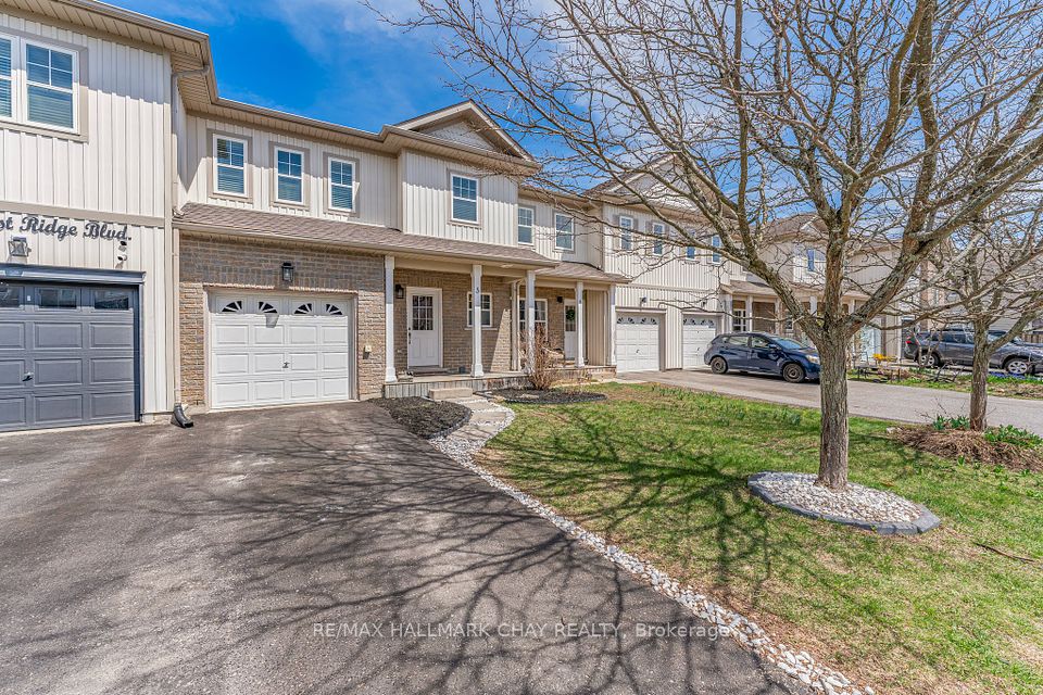 800 West Ridge