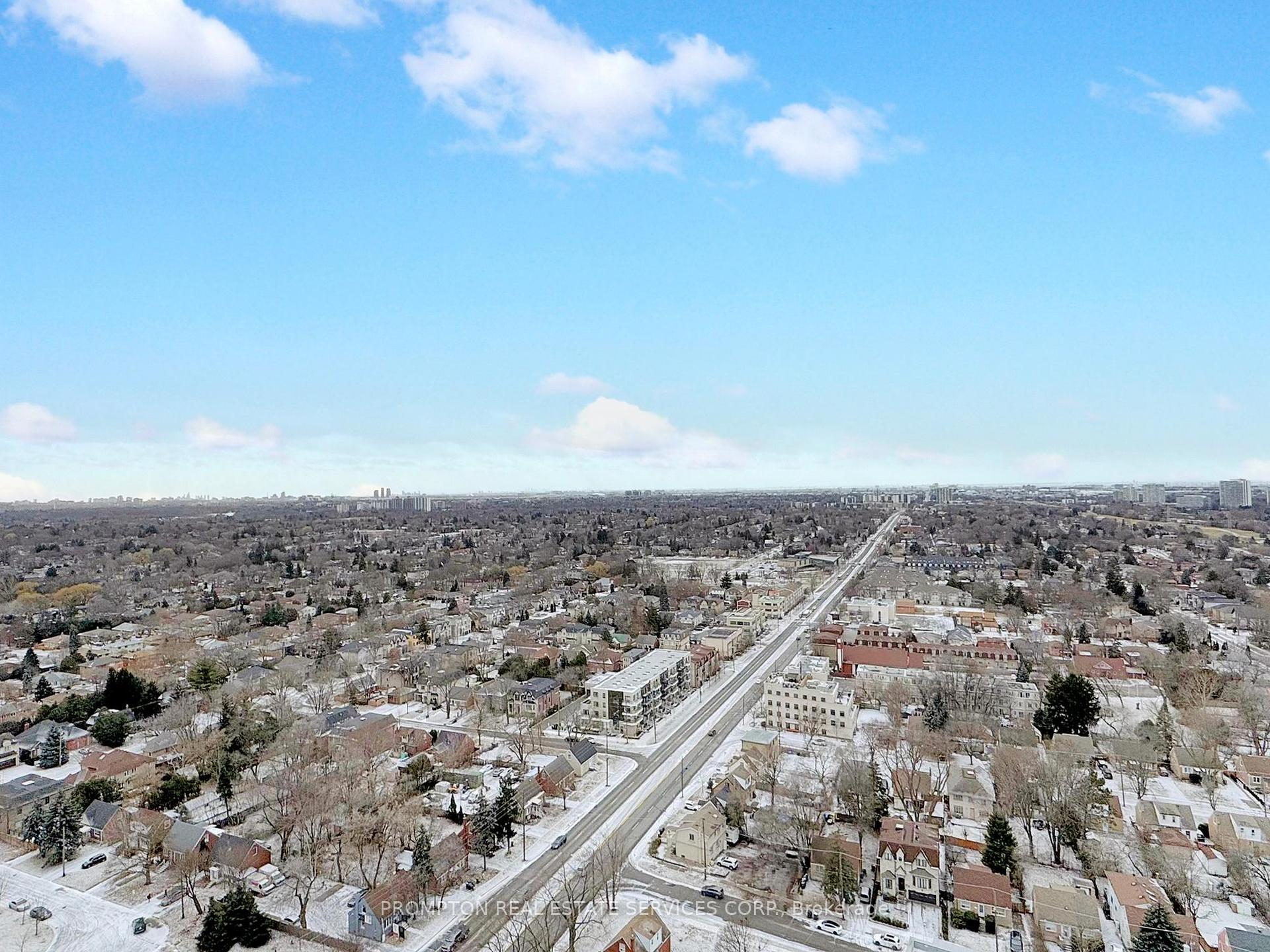 2 Bedrooms Condo at 15 Greenview, Toronto For sale