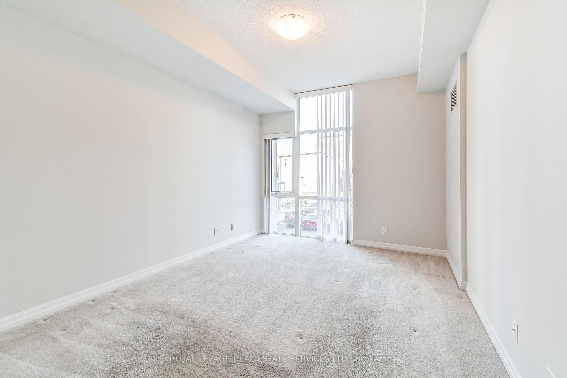 2 Bedrooms Condo at 70 Port, Mississauga For sale