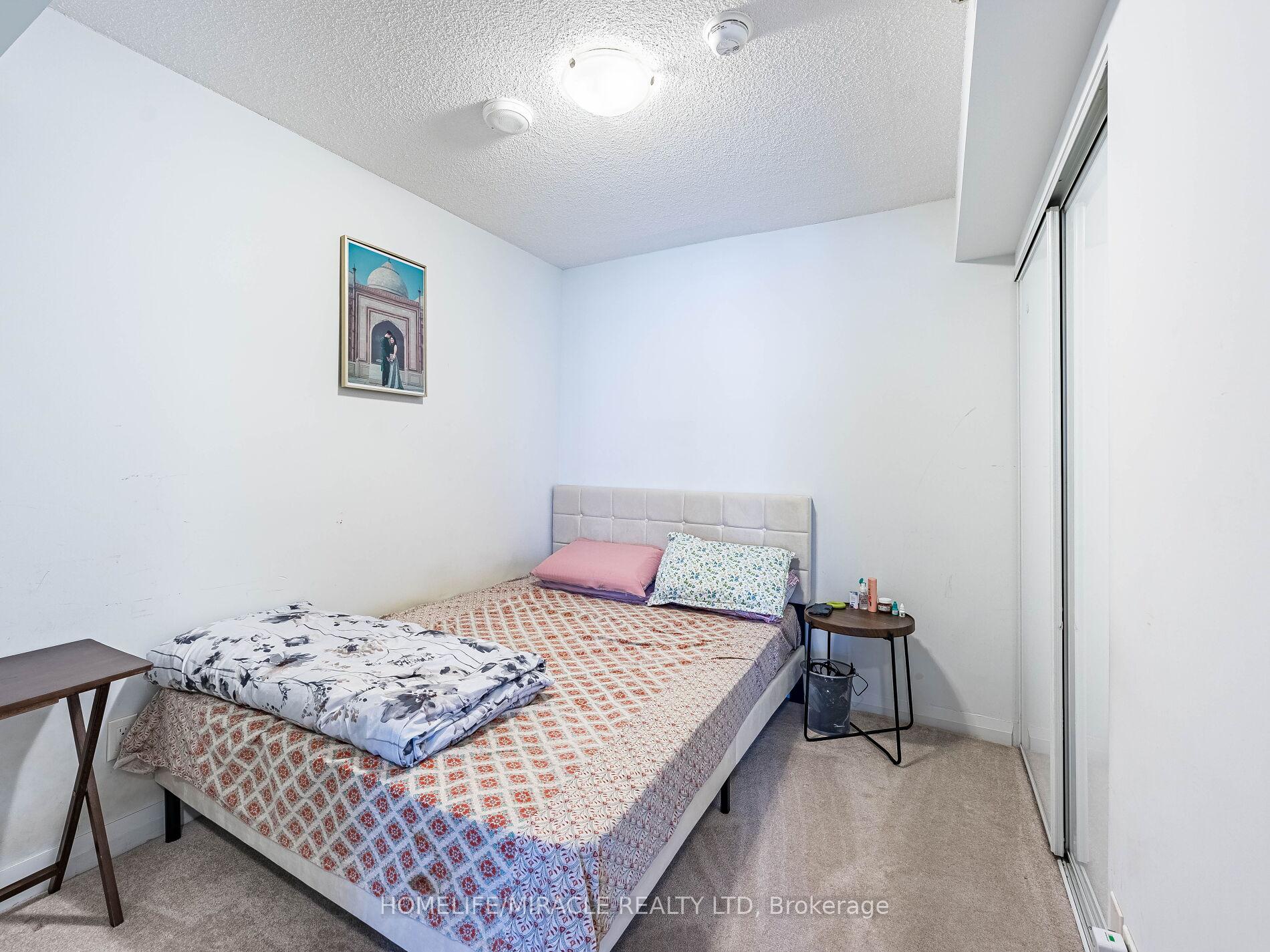 3 Bedrooms Condo at 30 Meadowglen, Toronto For sale