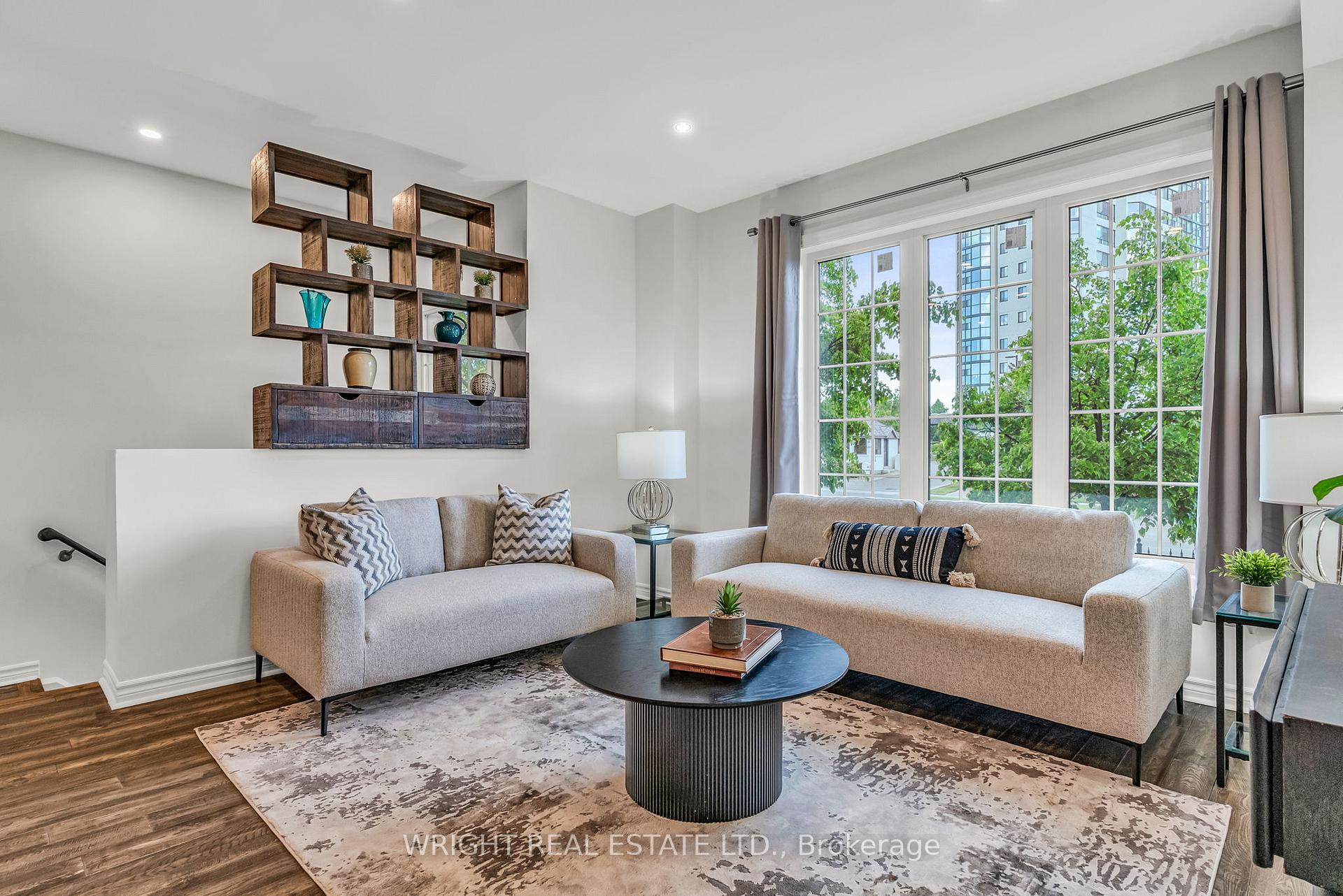 5 Bedrooms Condo at 1347 Rathburn, Mississauga For sale