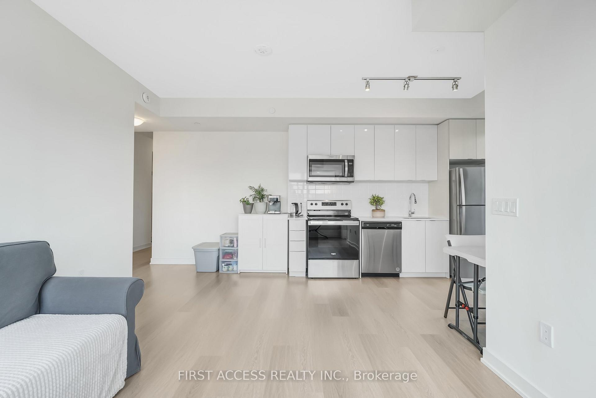 2 Bedrooms Condo at 859 The Queensway,  Toronto For sale