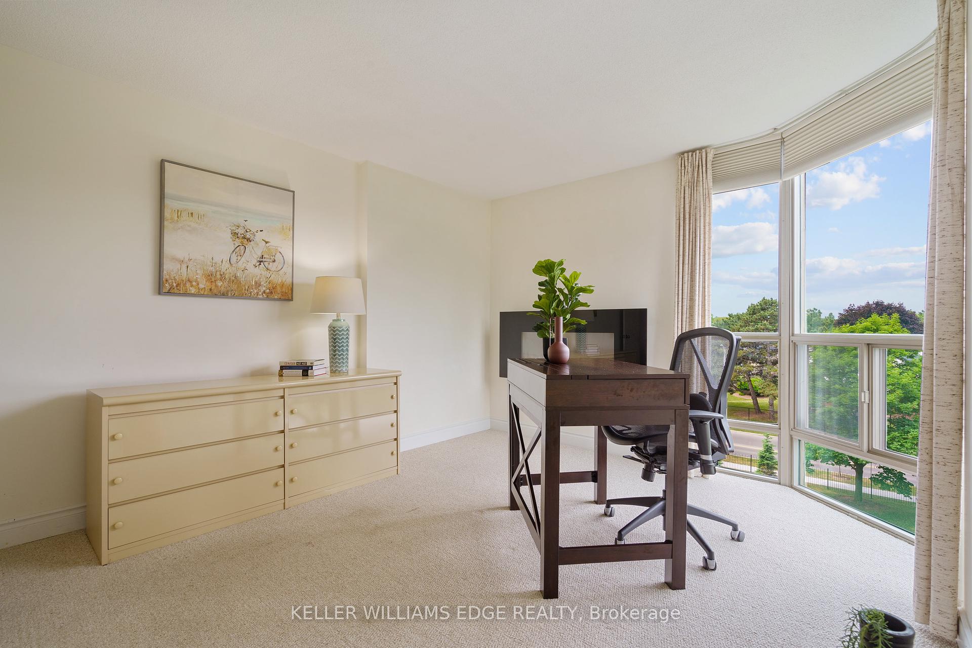 2 Bedrooms Condo at 5090 Pinedale, Burlington For sale