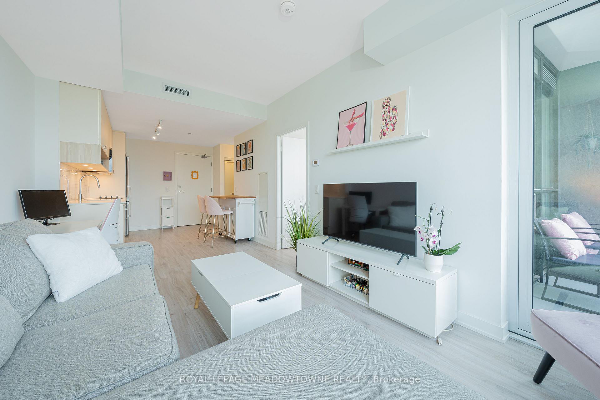 1 Bedroom Condo at 3005 Pine Glen, Oakville For sale