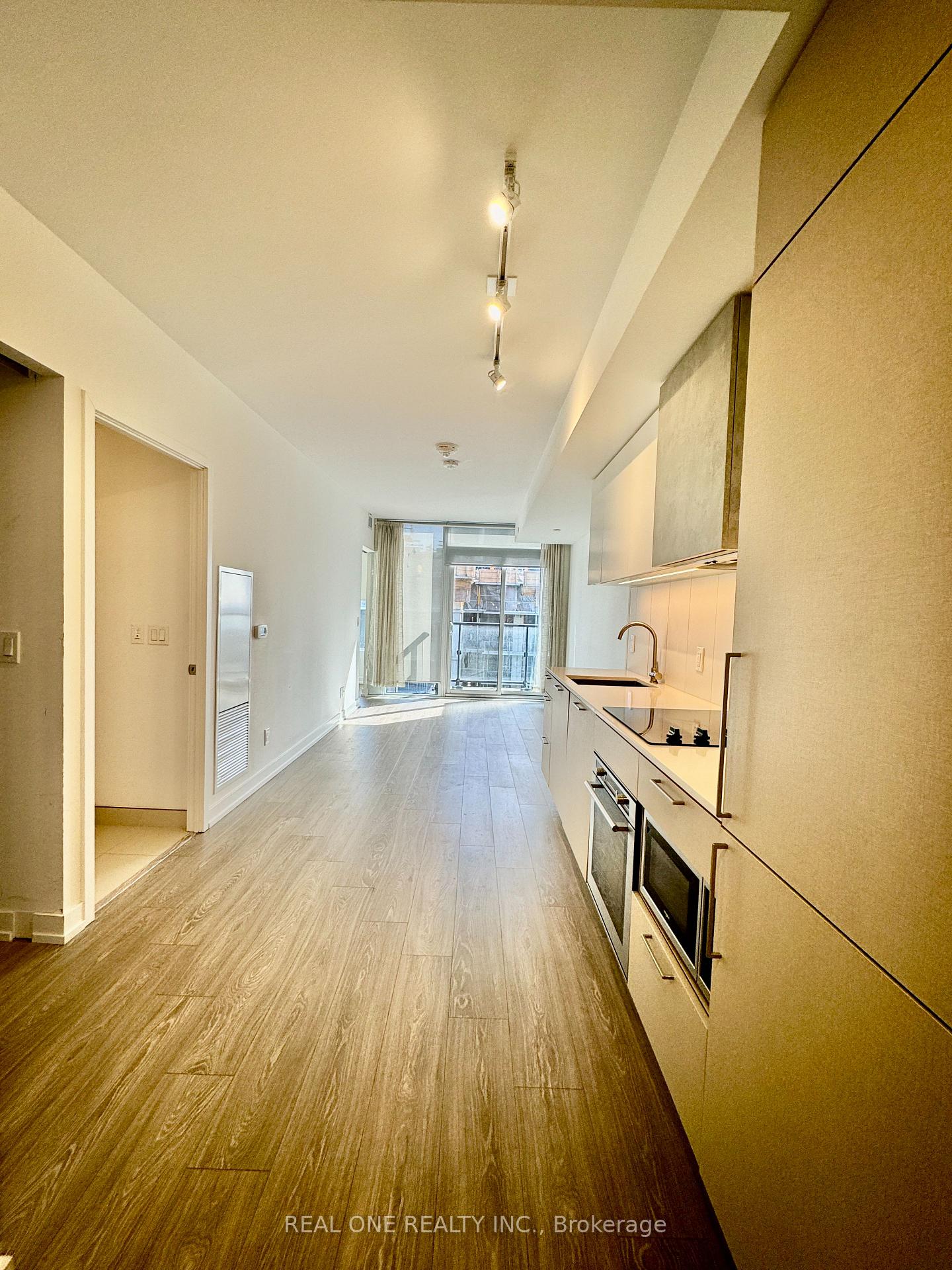 2 Bedrooms Condo at 19 Western Battery, Toronto For sale