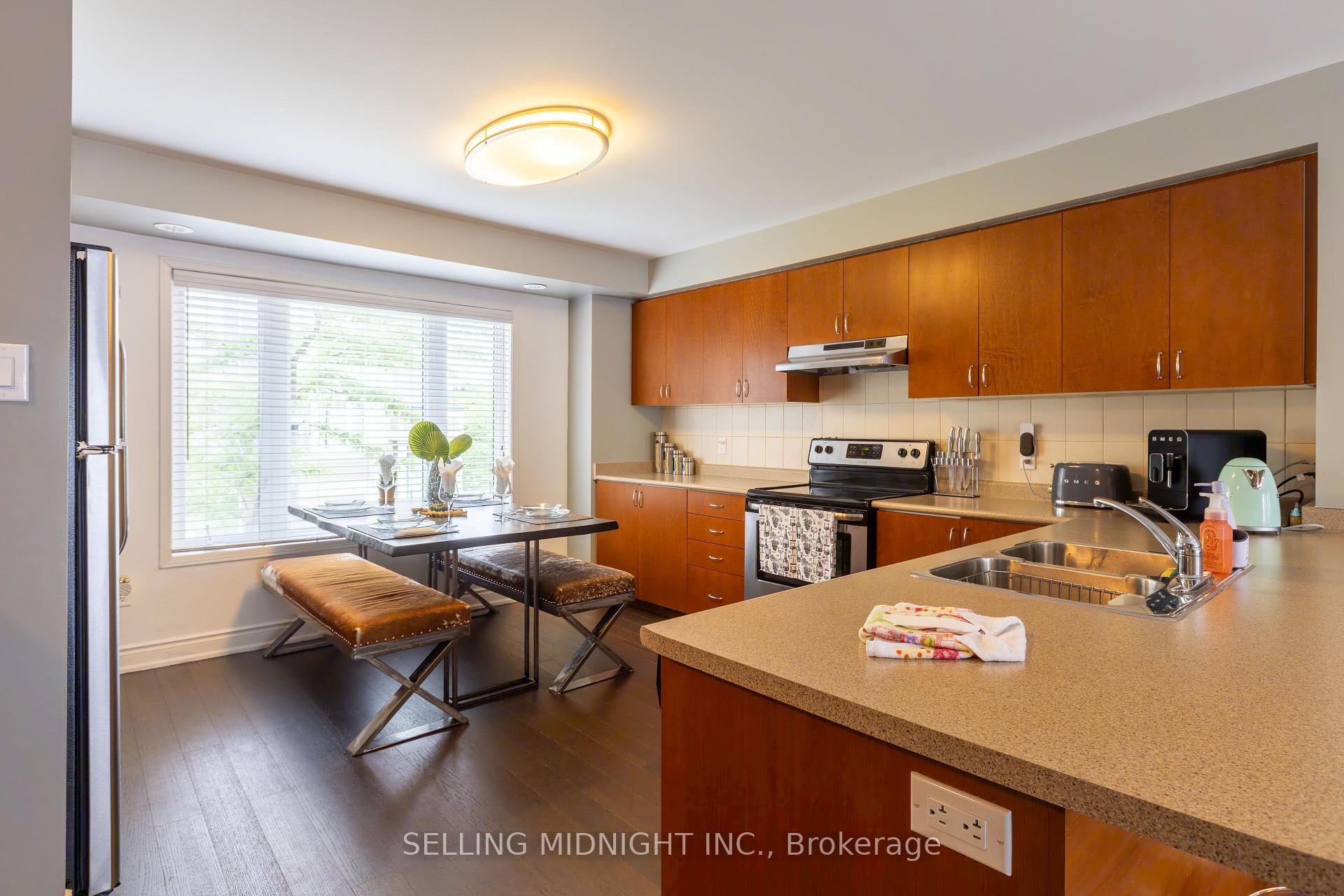 2 Bedrooms Condo at 5650 WINSTON CHURCHILL, Mississauga For sale
