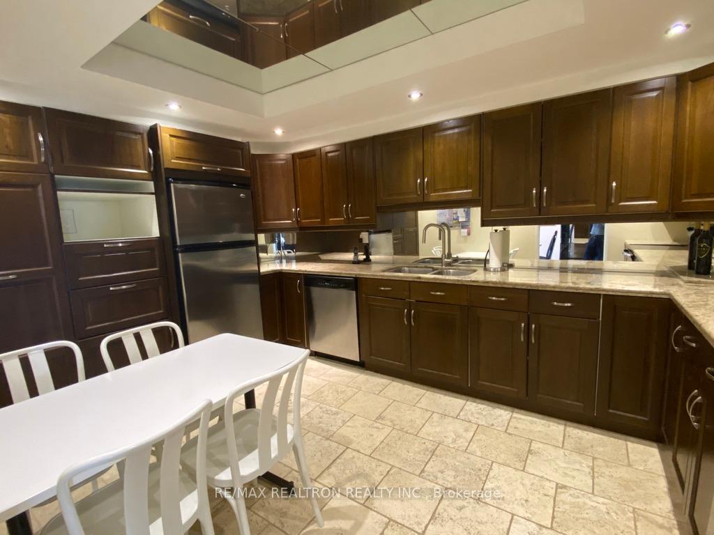 2 Bedrooms Condo at 1555 Finch,  Toronto For sale