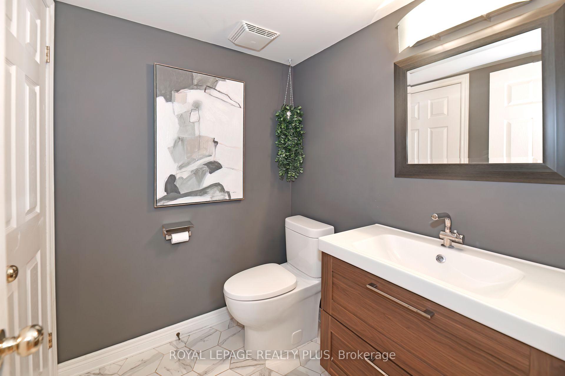 3 Bedrooms Condo at 4045 Upper Middle, Burlington For sale