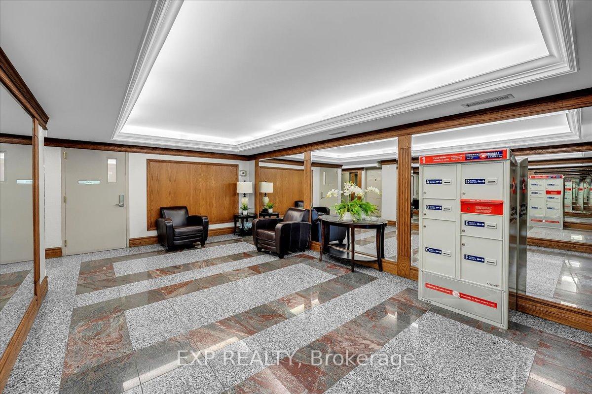 1 Bedroom Condo at 141 Woodbridge, Vaughan For sale