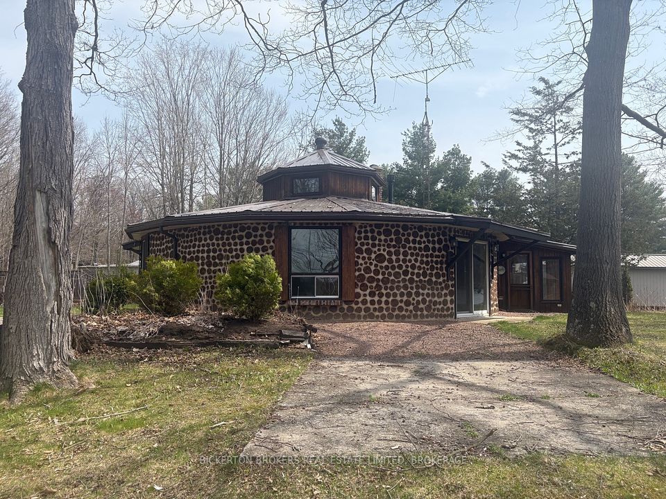 851 Rideauwood