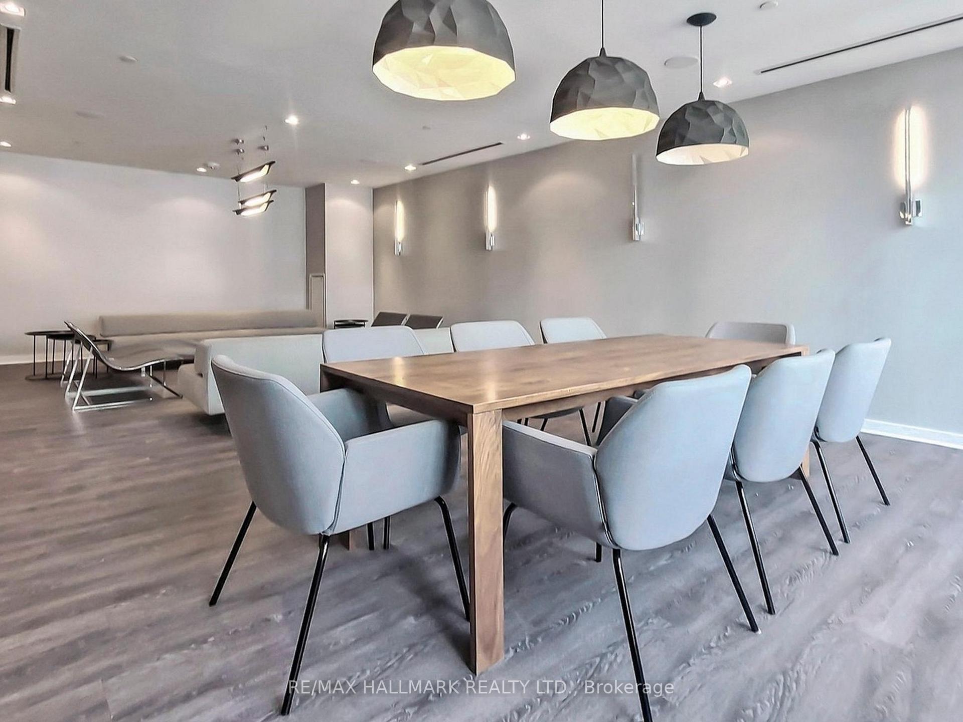2 Bedrooms Condo at 8 Mercer, Toronto For sale