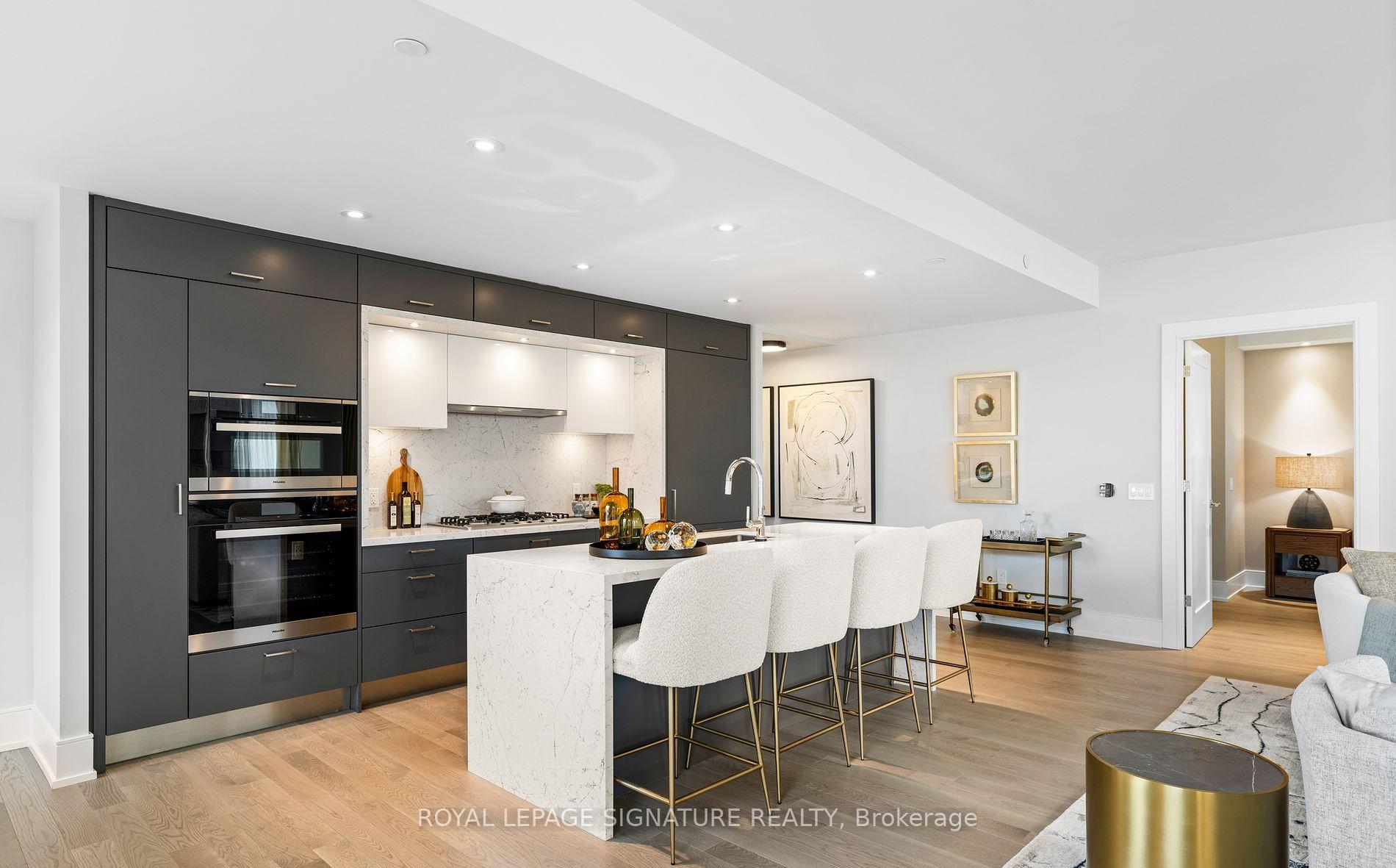 2 Bedrooms Condo at 455 Wellington, Toronto For sale