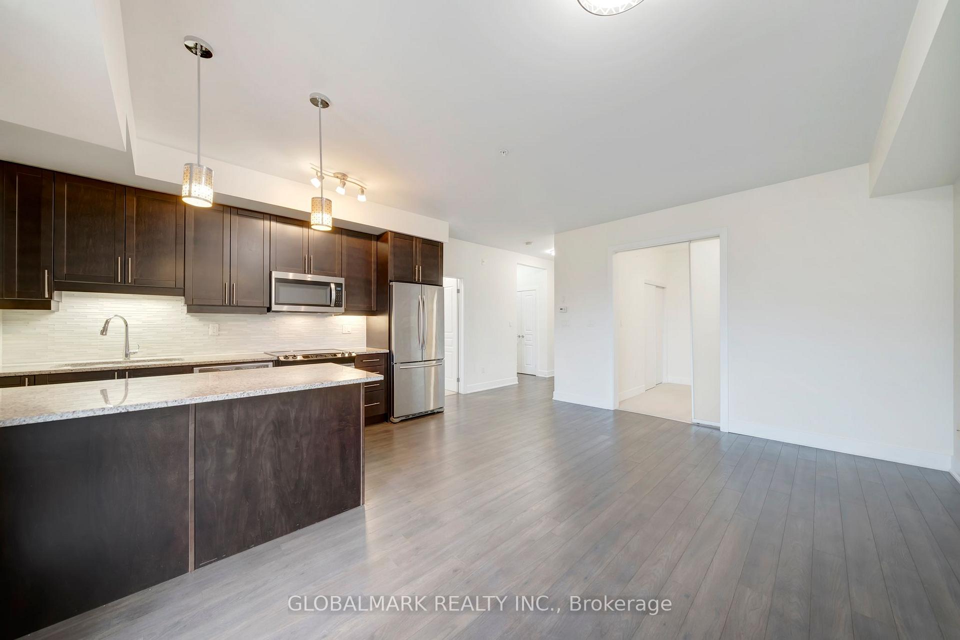 2 Bedrooms Condo at 128 Garden, Oakville For sale