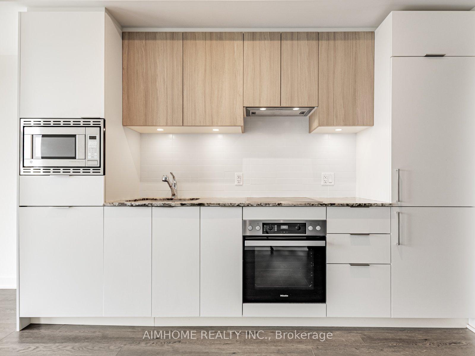 2 Bedrooms Condo at 20 O’Neil, Toronto For sale