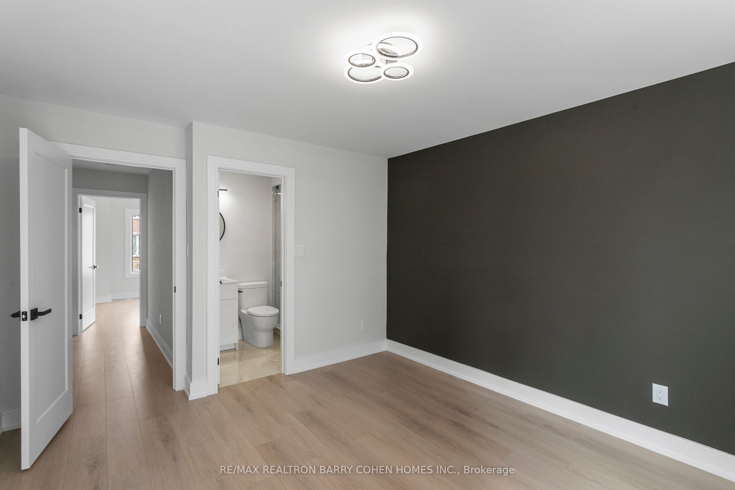 21 Galleria Parkway, #21