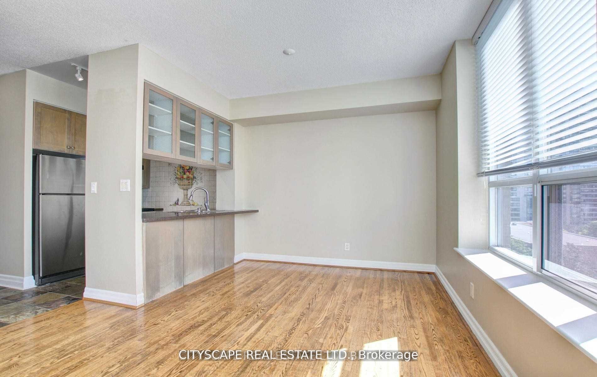 70 Alexander Street, #802