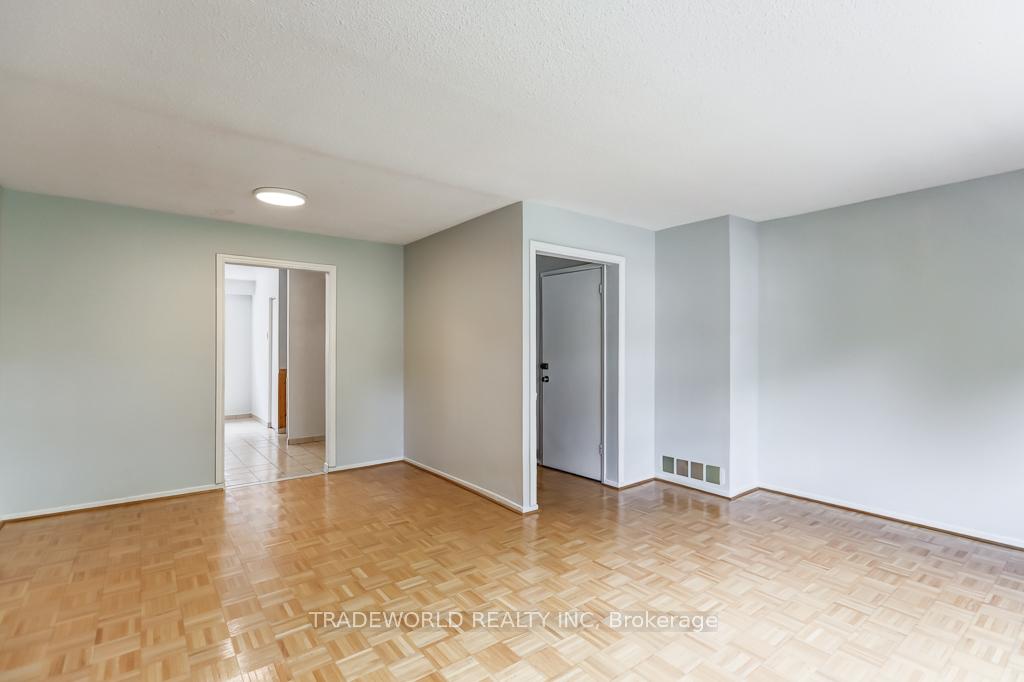 3 Bedrooms Condo at 50 Brookmill, Toronto For sale