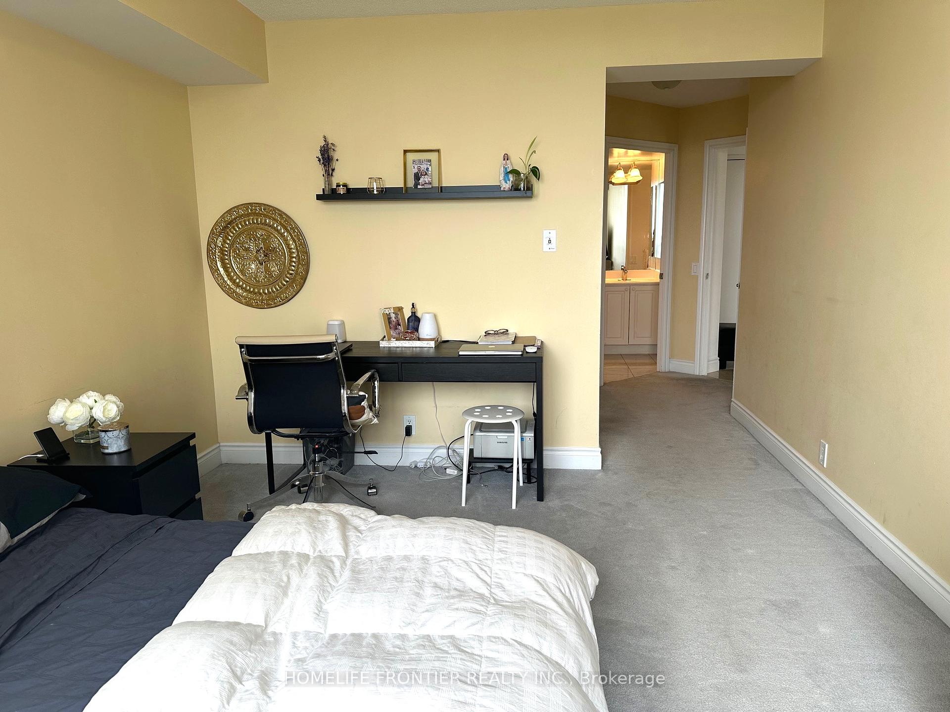 3 Bedrooms Condo at 80 Harrison Garden, Toronto For sale