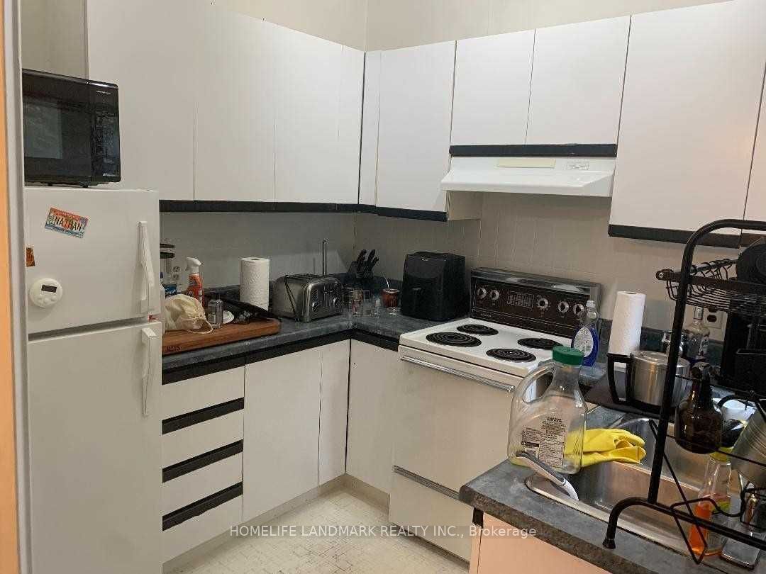 220 Gerrard Street E, #3