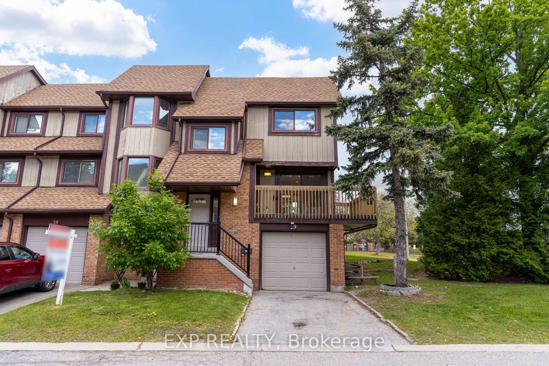 4 Bedrooms Condo at 6780 Formentera, Mississauga For sale