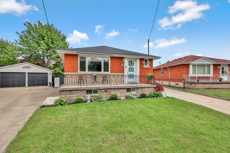 79 CASTLEFIELD Drive