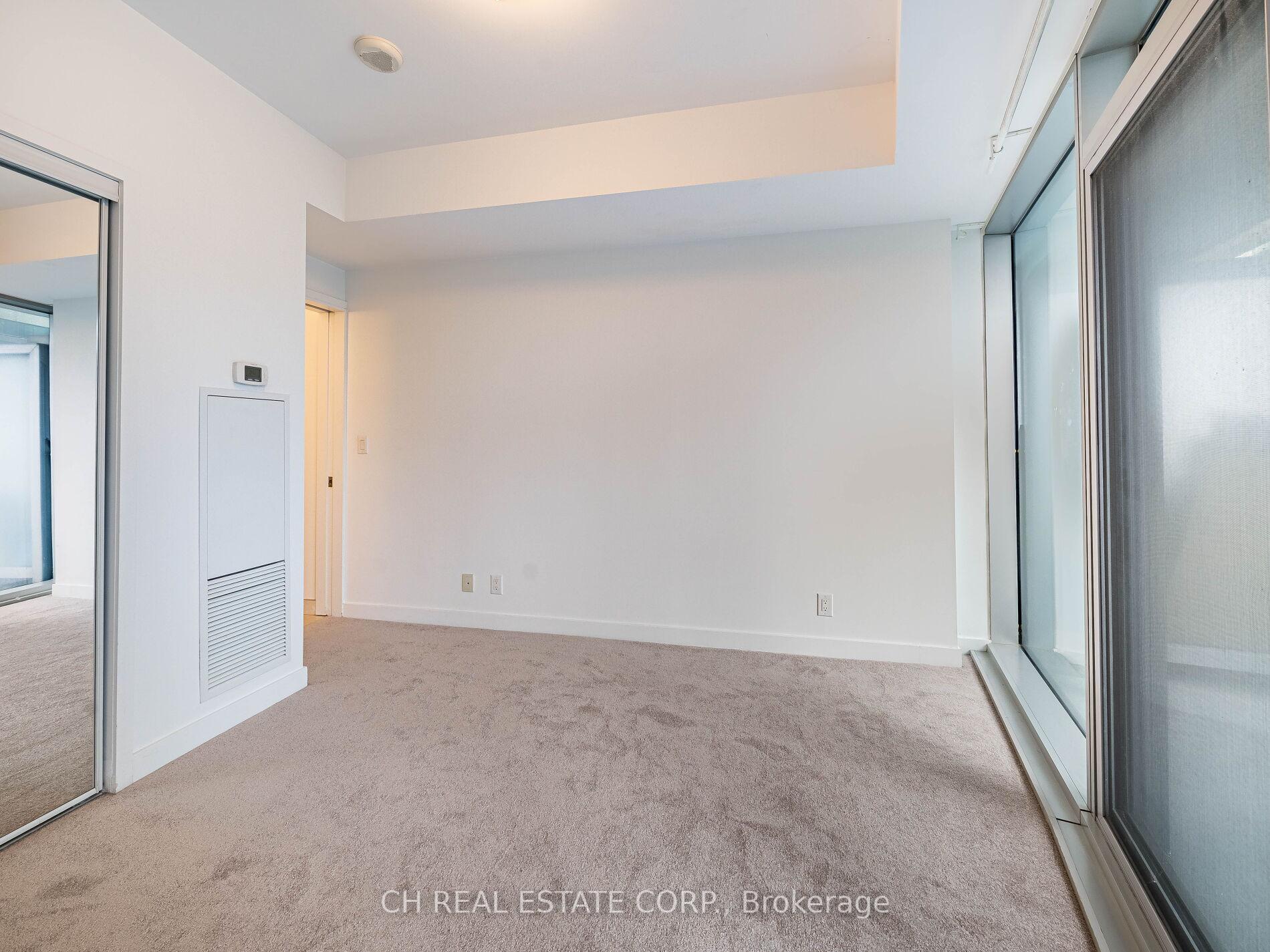 2 Bedrooms Condo at 12 York,  Toronto For sale