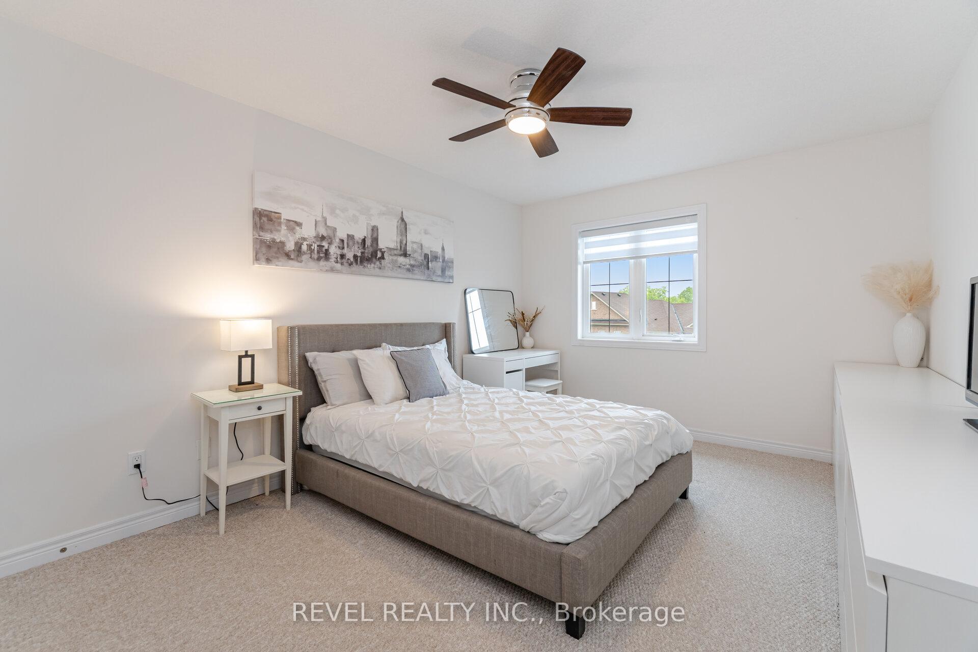 3 Bedrooms Condo at 316 Humphrey, Hamilton For sale