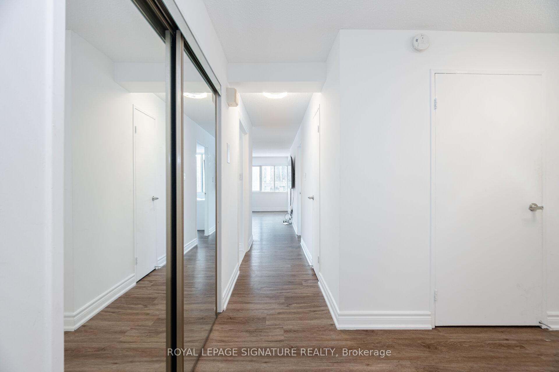 4 Bedrooms Condo at 1300 Mississauga Valley,  Mississauga For sale