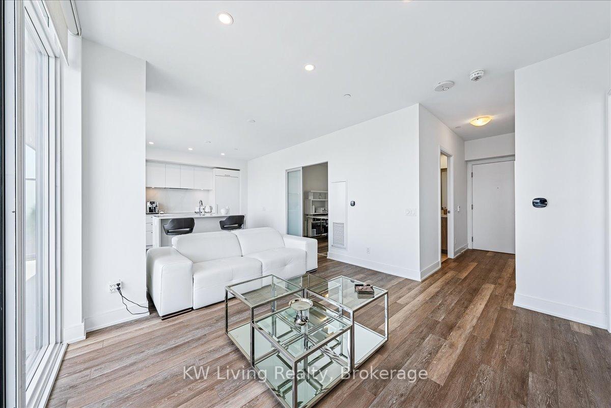 2 Bedrooms Condo at 70 Annie Craig, Toronto For sale