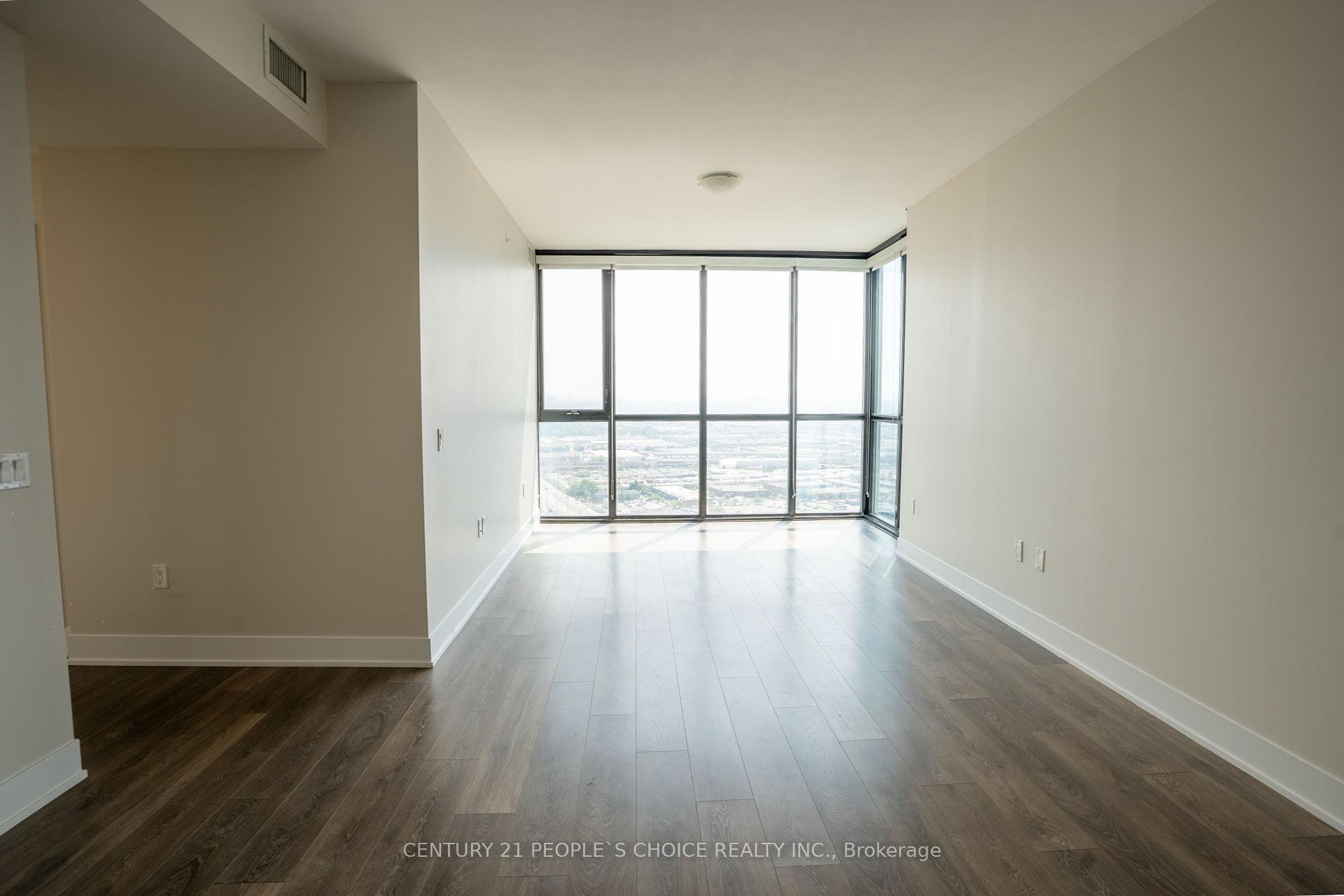 3 Bedrooms Condo at 2908 Highway 7, Vaughan For sale