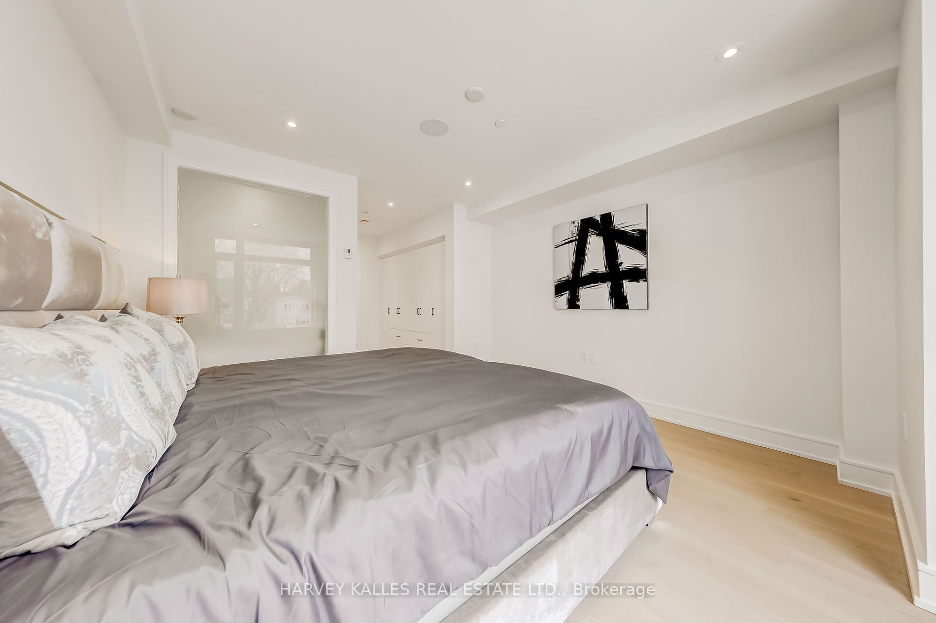 36A Churchill Avenue W