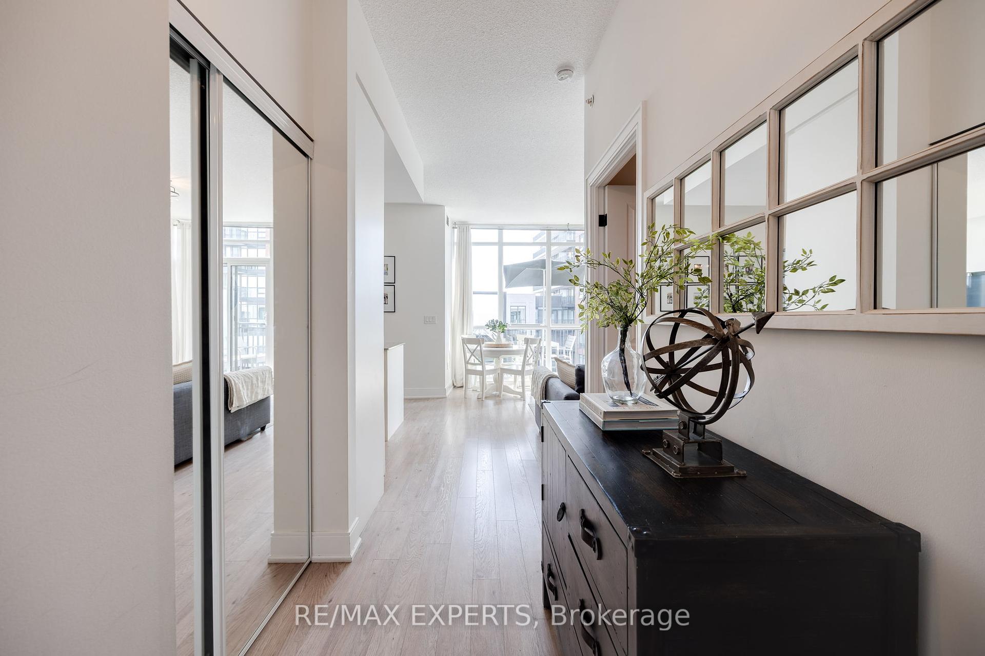 3 Bedrooms Condo at 36 Via Bagnato, Toronto For sale