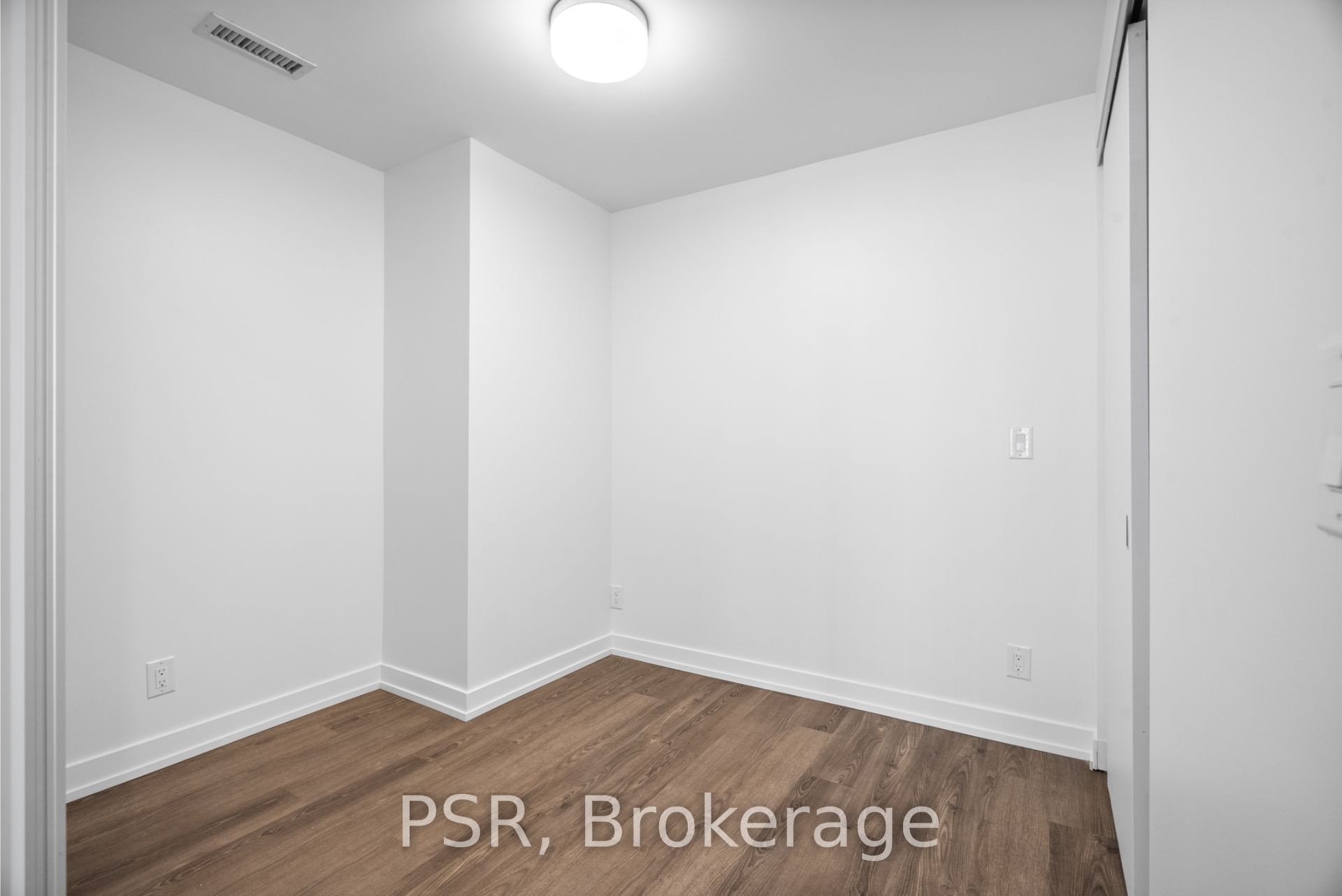 11 Ordnance Street, #1111