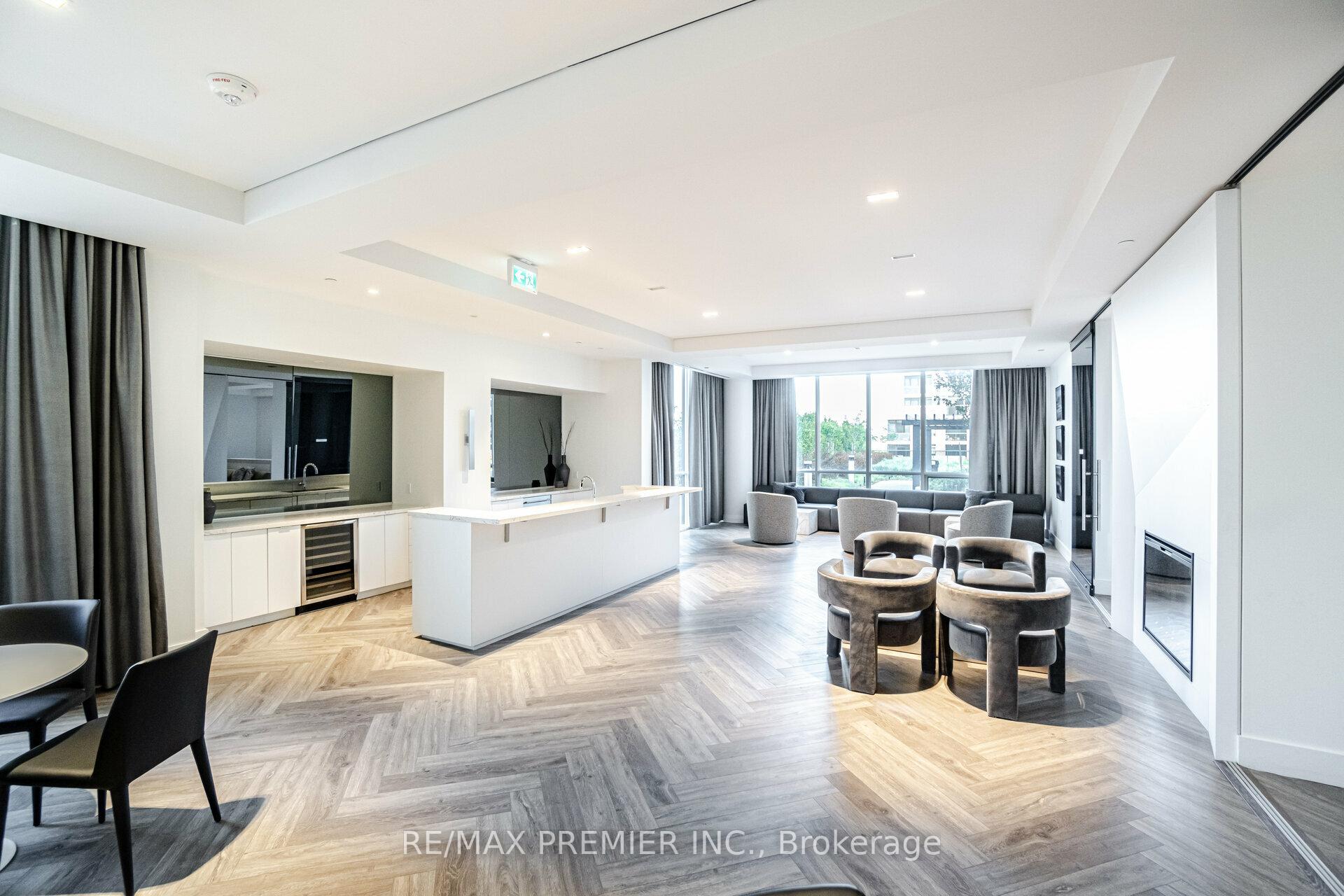 2 Bedrooms Condo at 30 Gibbs,  Toronto For sale