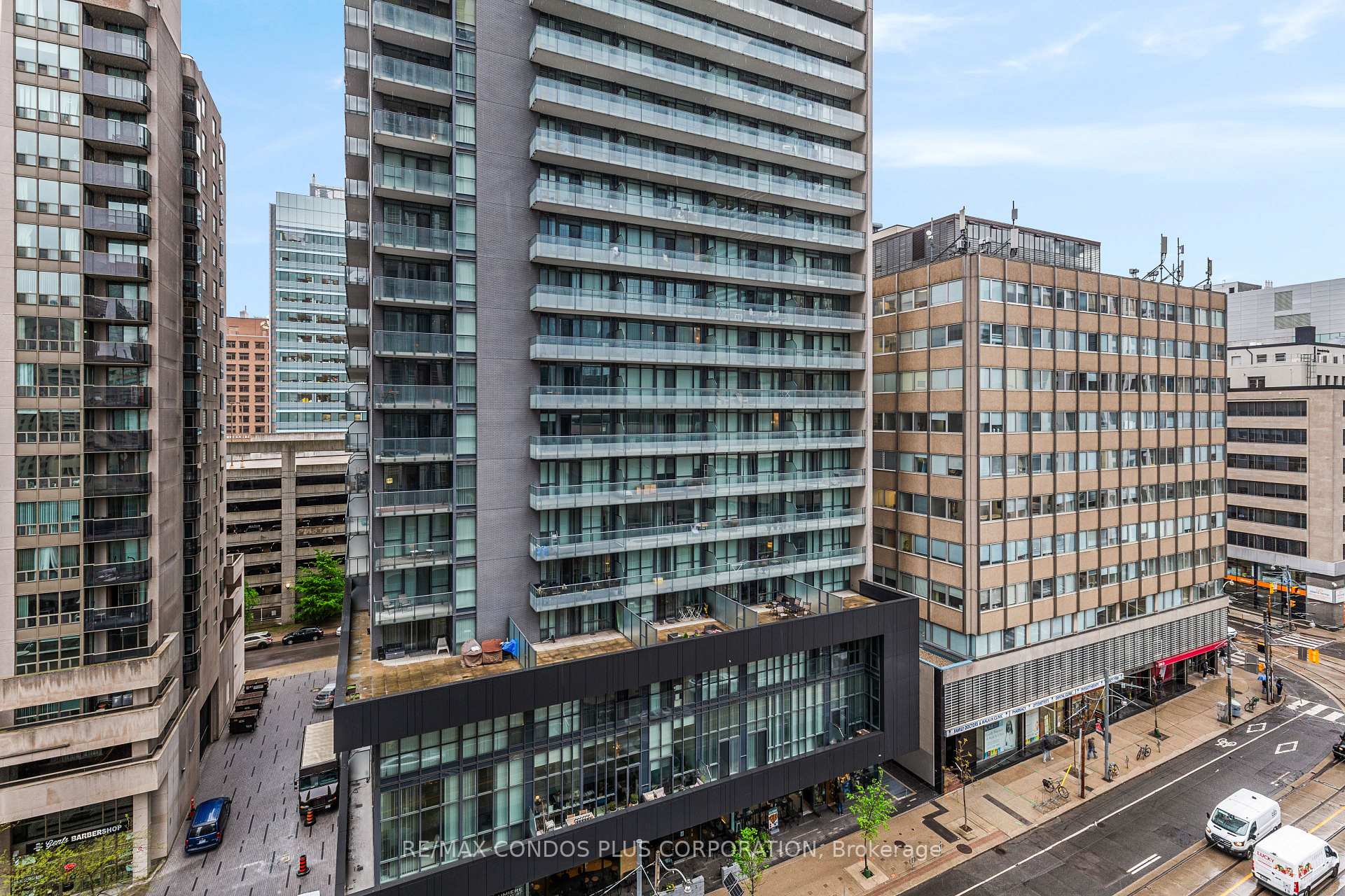 2 Bedrooms Condo at 763 Bay, Toronto For sale