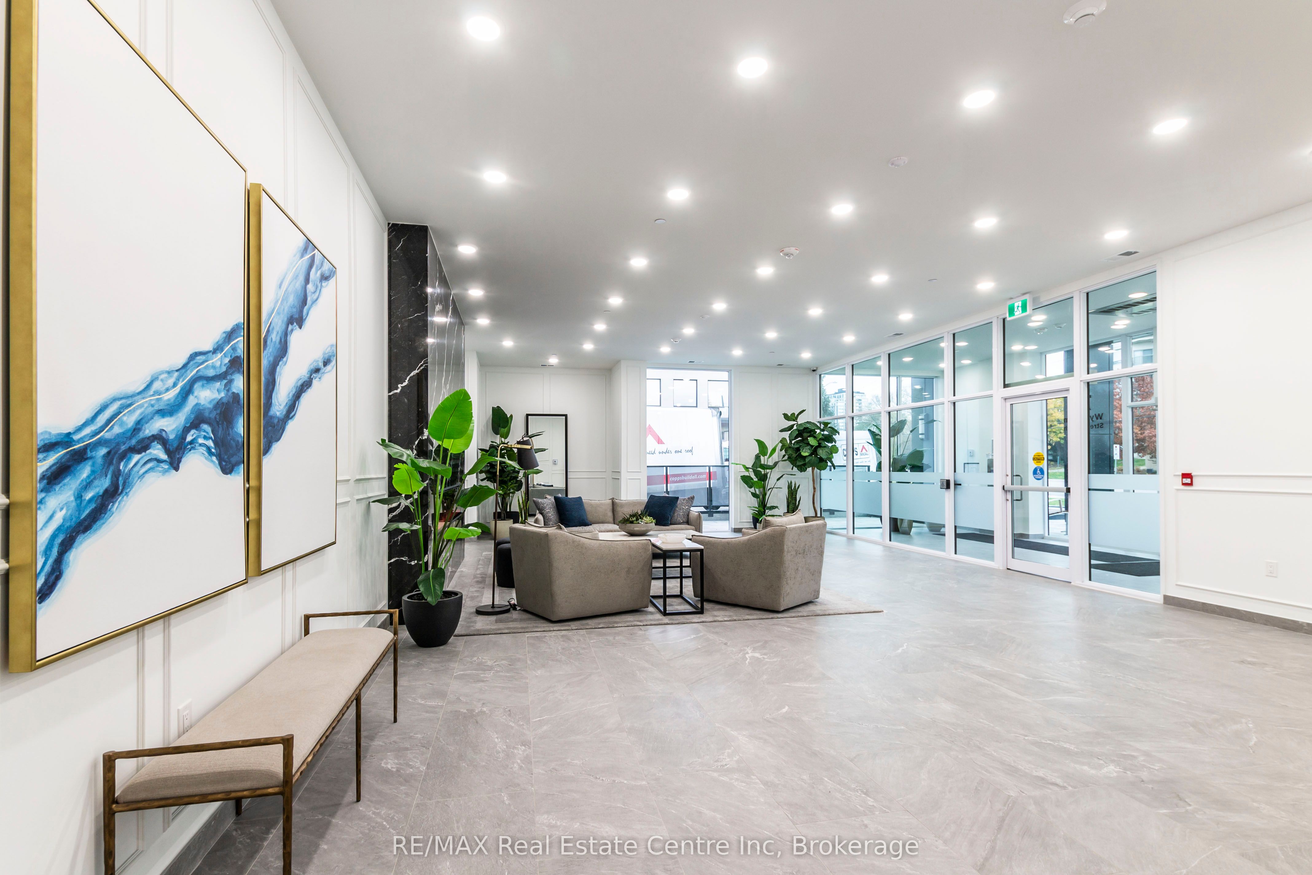 71 Wyndham Street S, #701