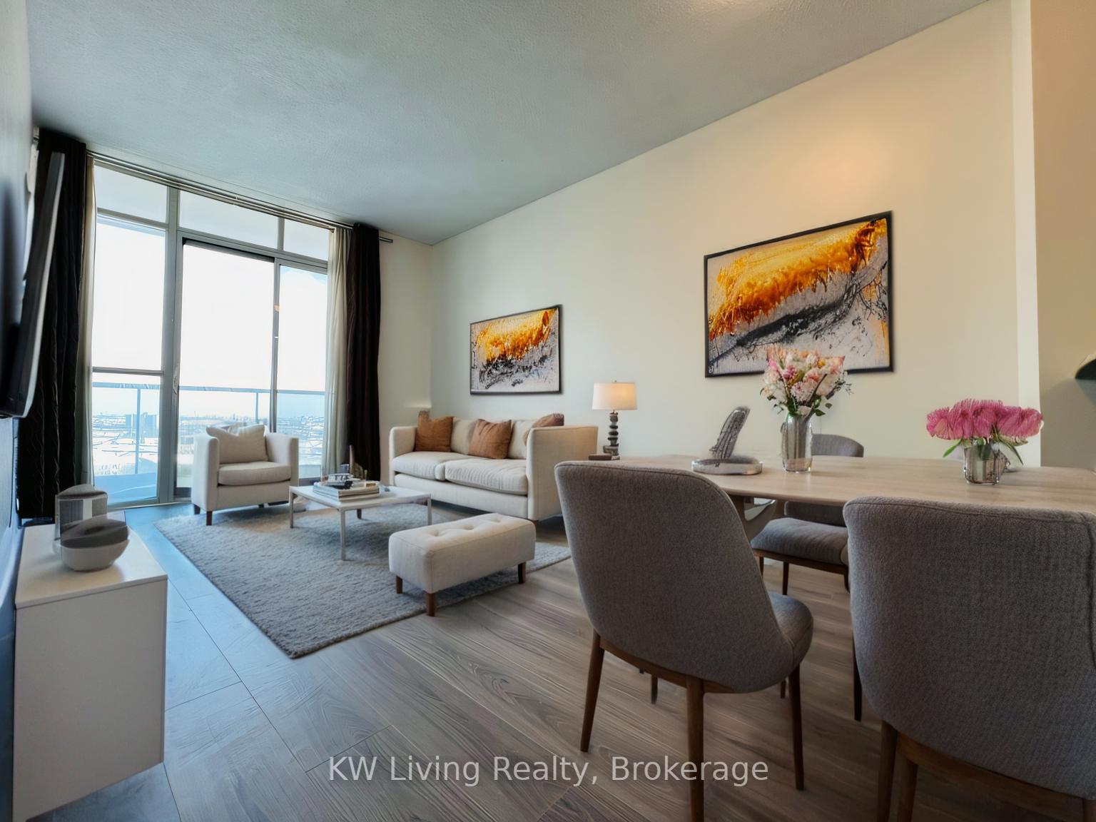 2 Bedrooms Condo at 80 Absolute,  Mississauga For sale