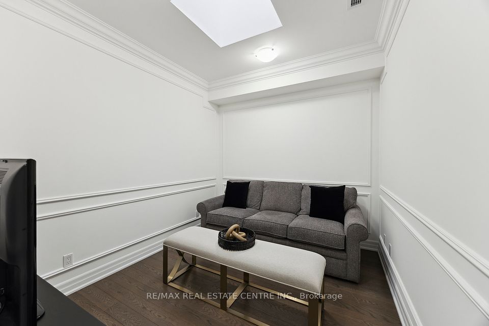 Private Den