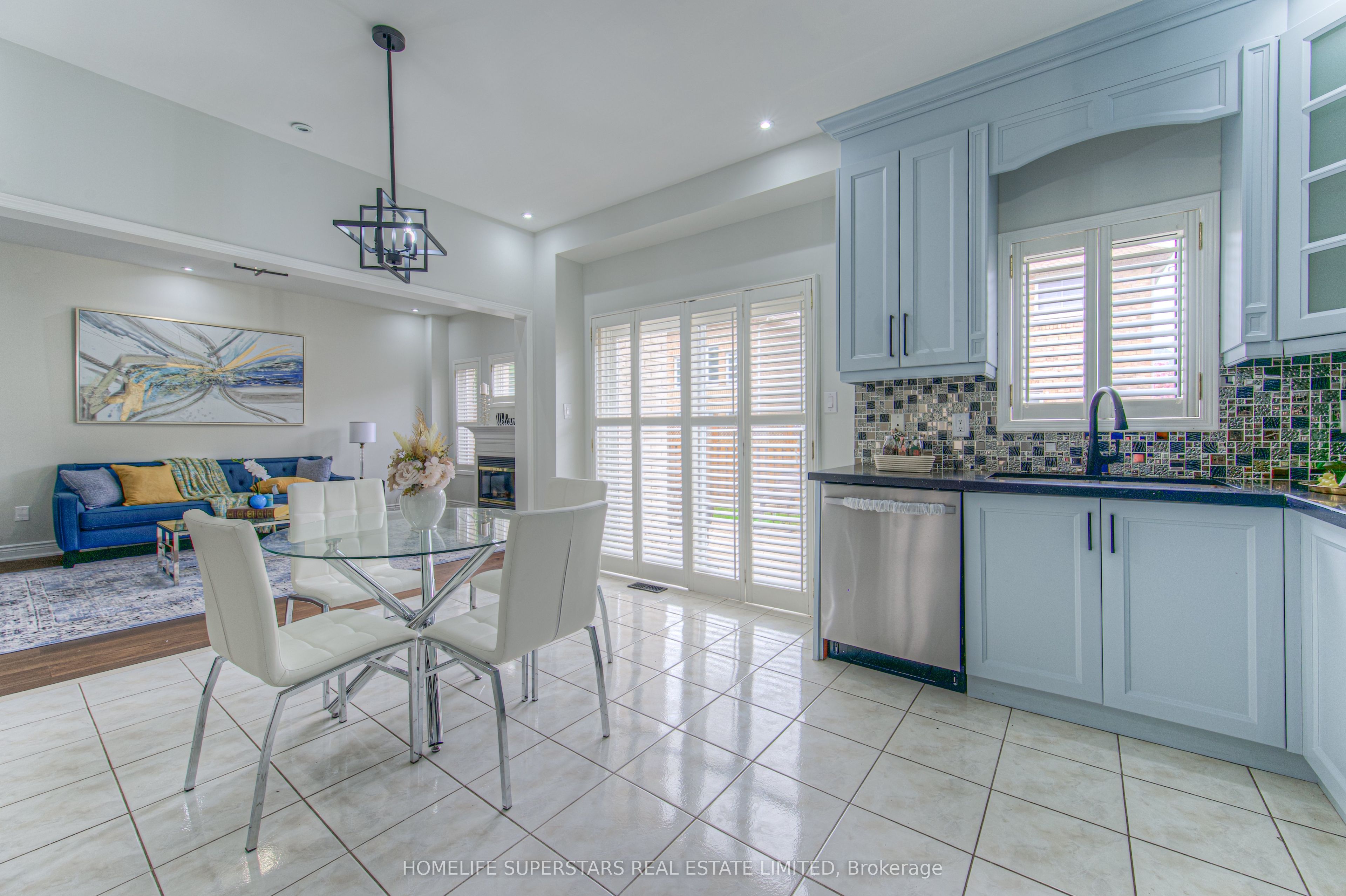 5676 Fantasia Manor