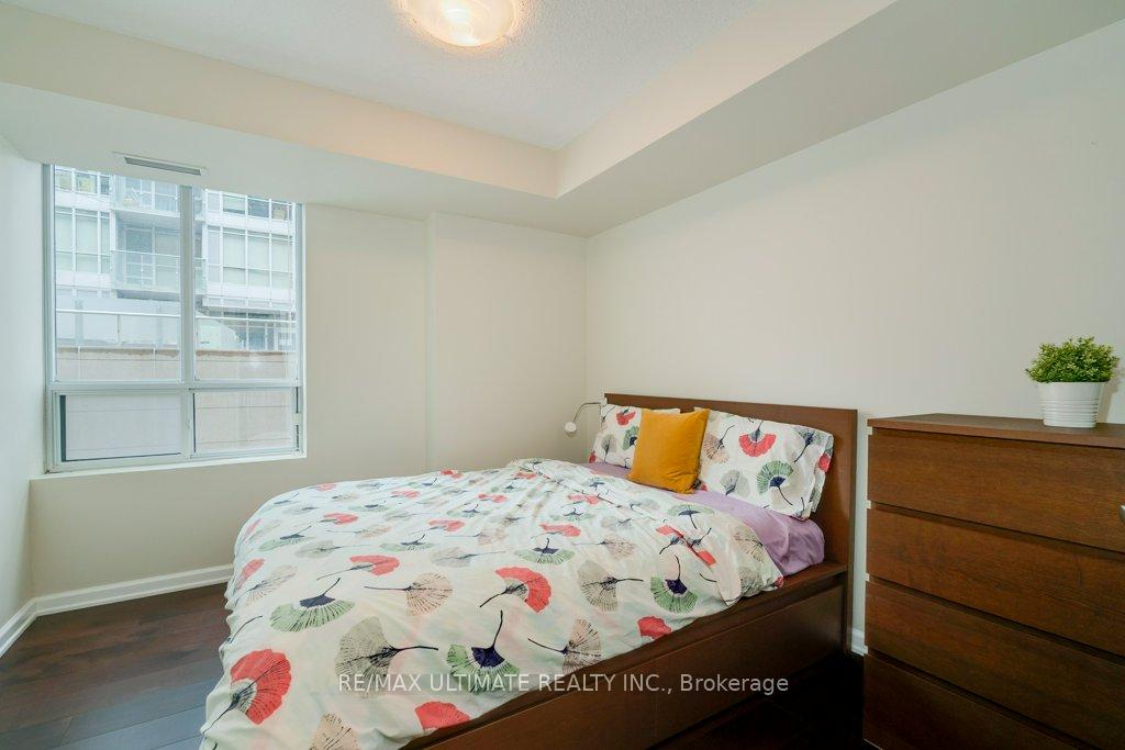 1 Bedroom Condo at 140 Simcoe, Toronto For sale