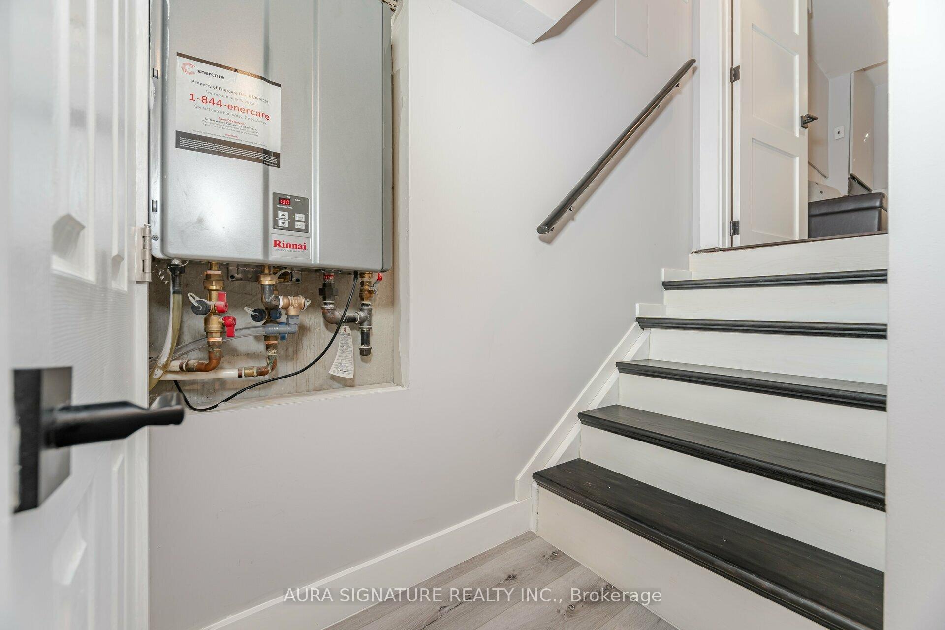3 Bedrooms Condo at 88 Rainbow, Vaughan For sale