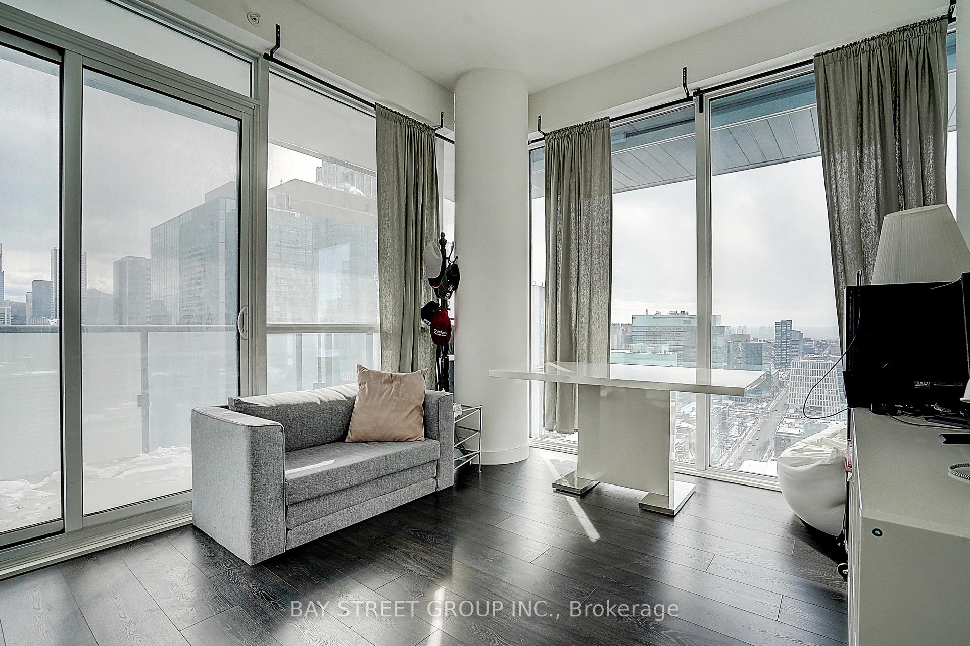 1 Bedroom Condo at 15 Grenville, Toronto For sale