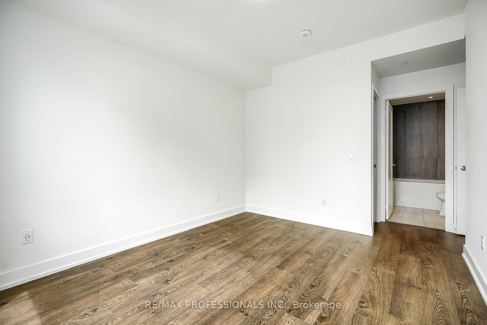 2 Bedrooms Condo at 5 Mabelle, Toronto For sale