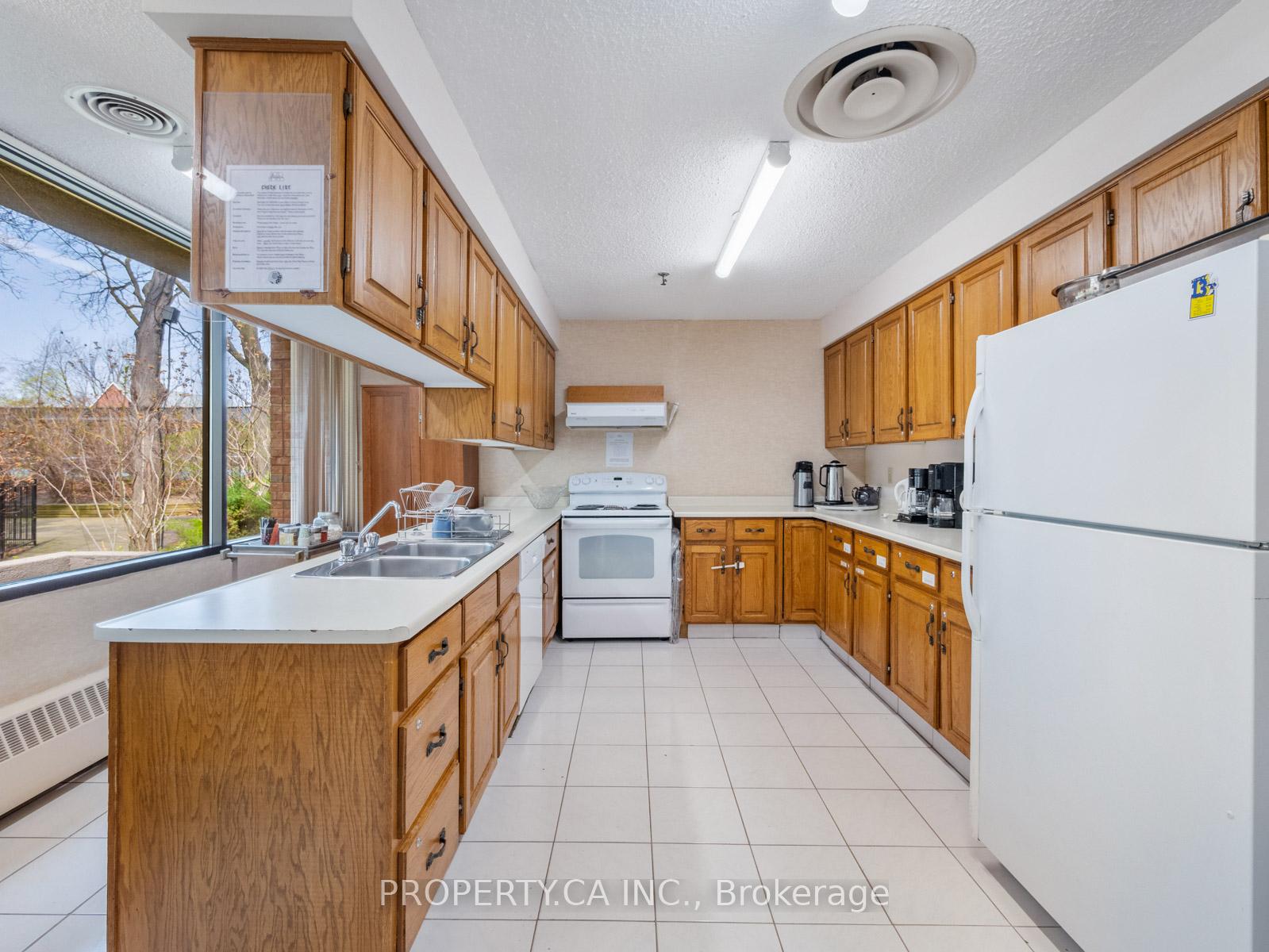 2 Bedrooms Condo at 2010 Islington,  Toronto For sale